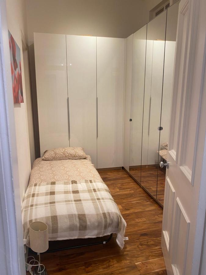 Lovely Main Door 2 Bed Apartment Edinburgh Bagian luar foto